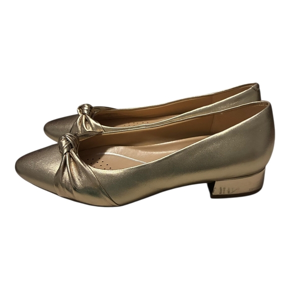 Easy Spirit Metallic Gold Loafers with Twist Accent - Picture 3 of 8
